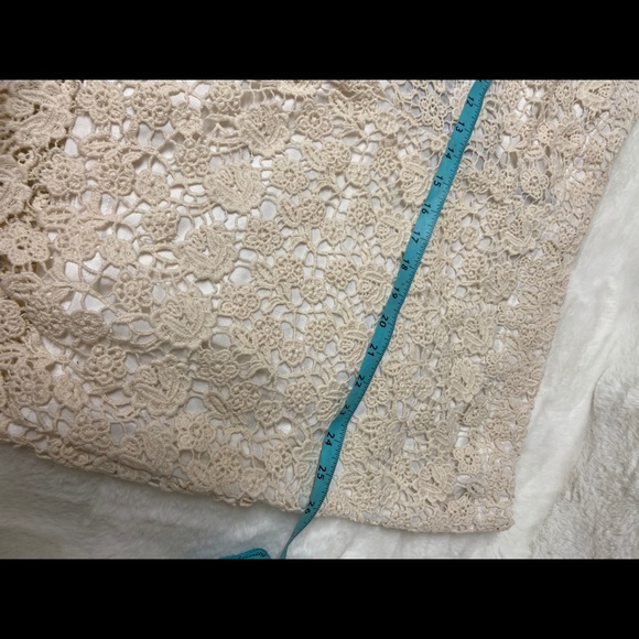 NWT! Alice & YOU lace flowers slip on cream shorts - Picture 9 of 9